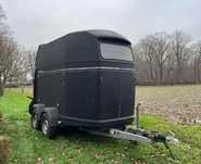 Przyczepa do przewozu koni WESTFALIA DMC 2000KG
