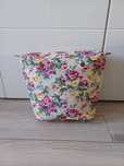 O Bag Mini, beżowy organizer w kolorowe kwiaty do torebki