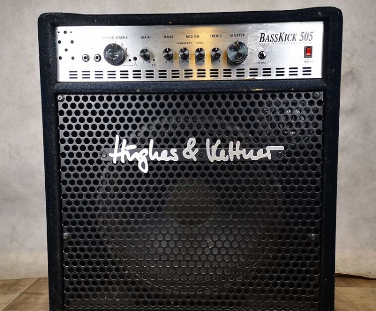 Wzmacniacz basowy combo 200W Hughes and Kettner.