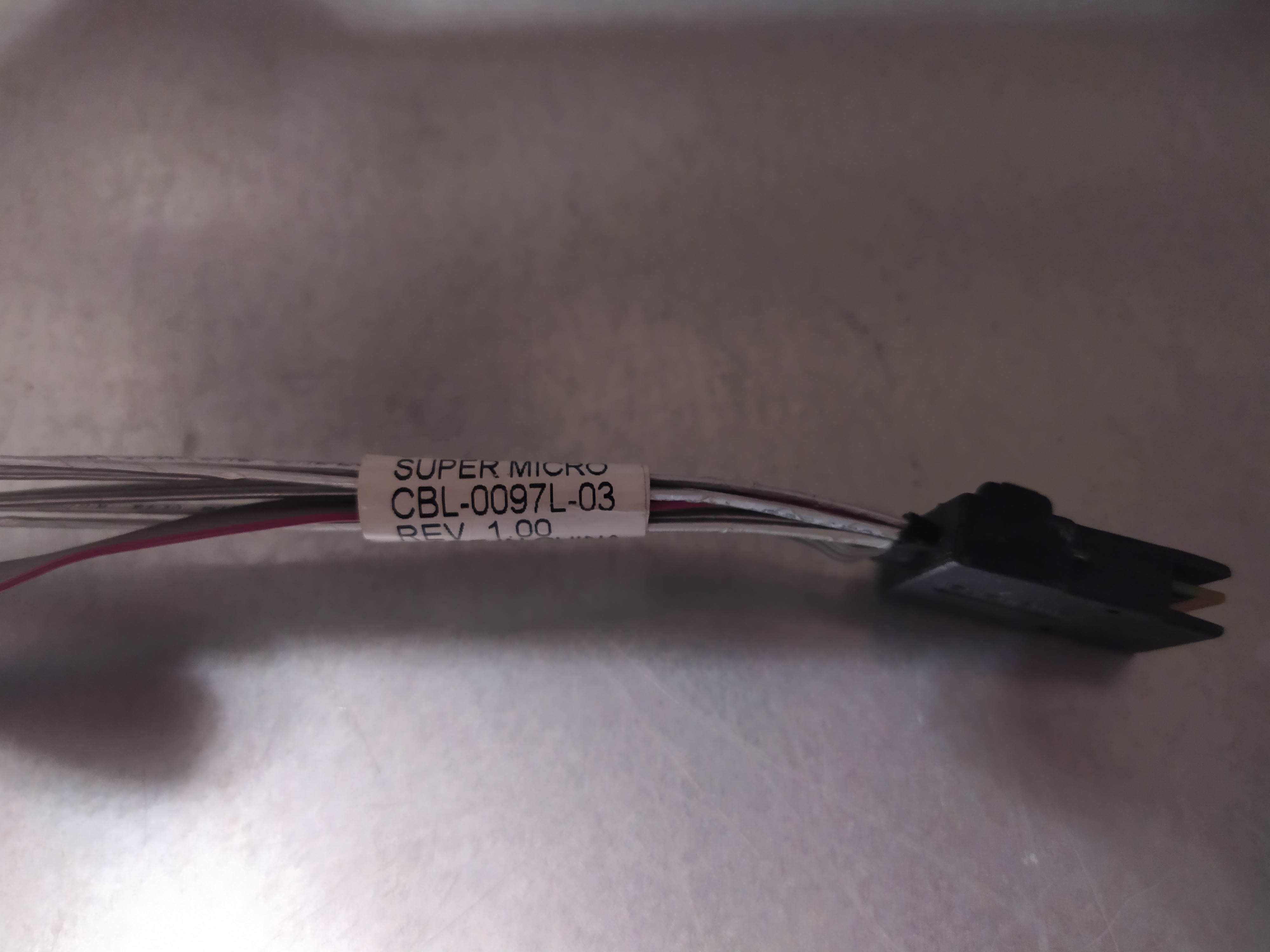 SAS кабель Supermicro CBL-0097L-03 MiniSAS SFF-8087 to 4x SATA 0.5M