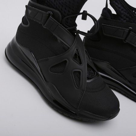 Продам женские  кроссовки Nike Jordan Air Latitude 720 ,размер 38
