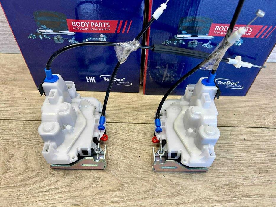 Замок двери зад перед лівий правий Fiat Doblo 263 Фіат Добло Combo