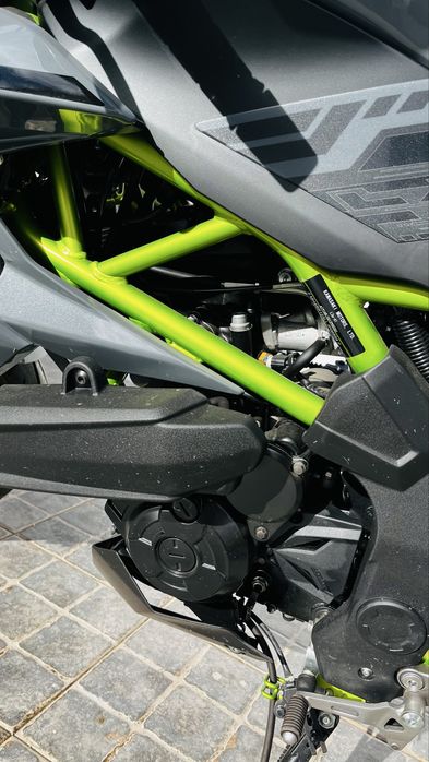 Kawasaki z125 como nova