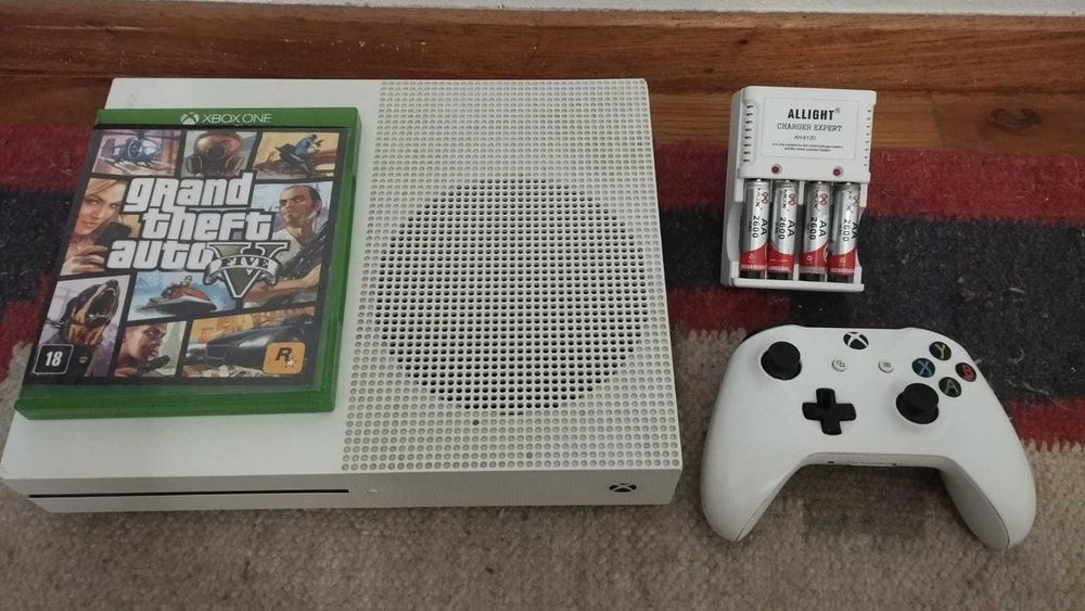 Xbox One S, Comando Original, GTA V, Carregador, Pilhas Recarregáveis