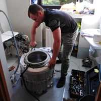 Ремонт стиральных посудомоечных машин электродуховок бойлеров 
Гаранти