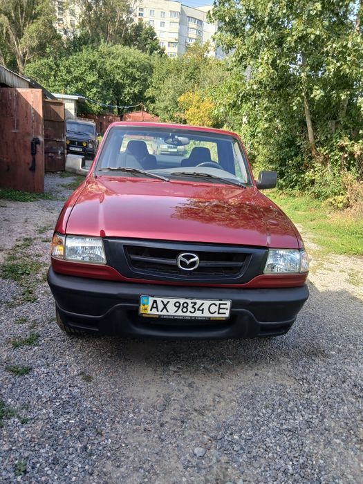Автомобіль mazda B2300