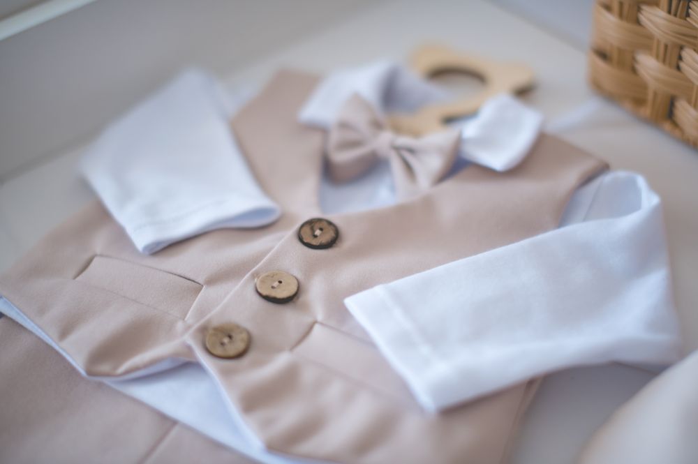 Sprzedam garniturek do chrztu 68