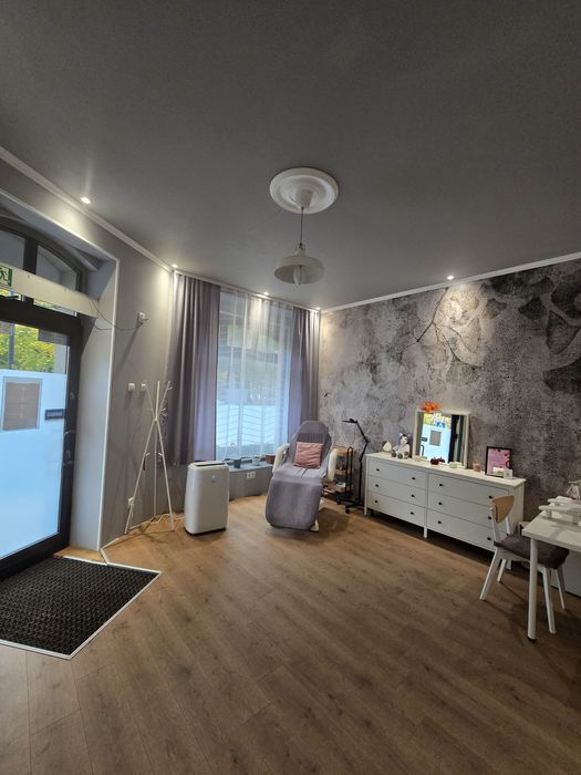 Odstąpię najem lokalu – obecnie salon kosmetyczny po remoncie