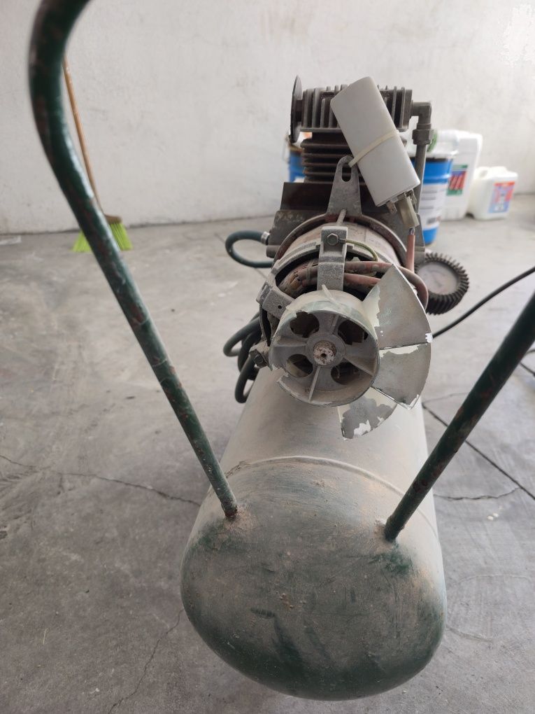 Compressor com pesa a ar