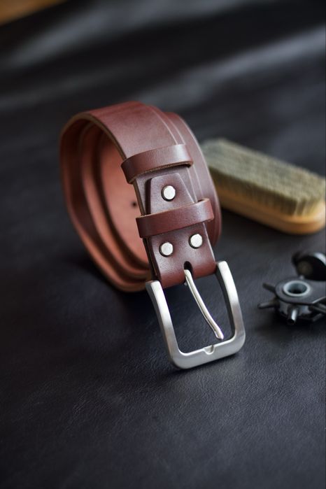 Ремінь чоловічий шкіряний ручної роботи. Мужской ремень кожаний