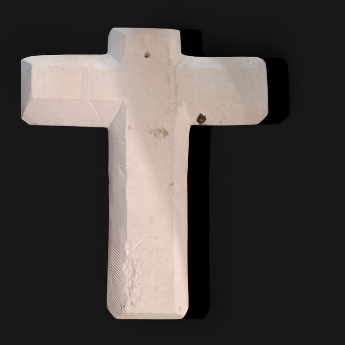 Crucifixo antigo assinado feito em pedra mármore
