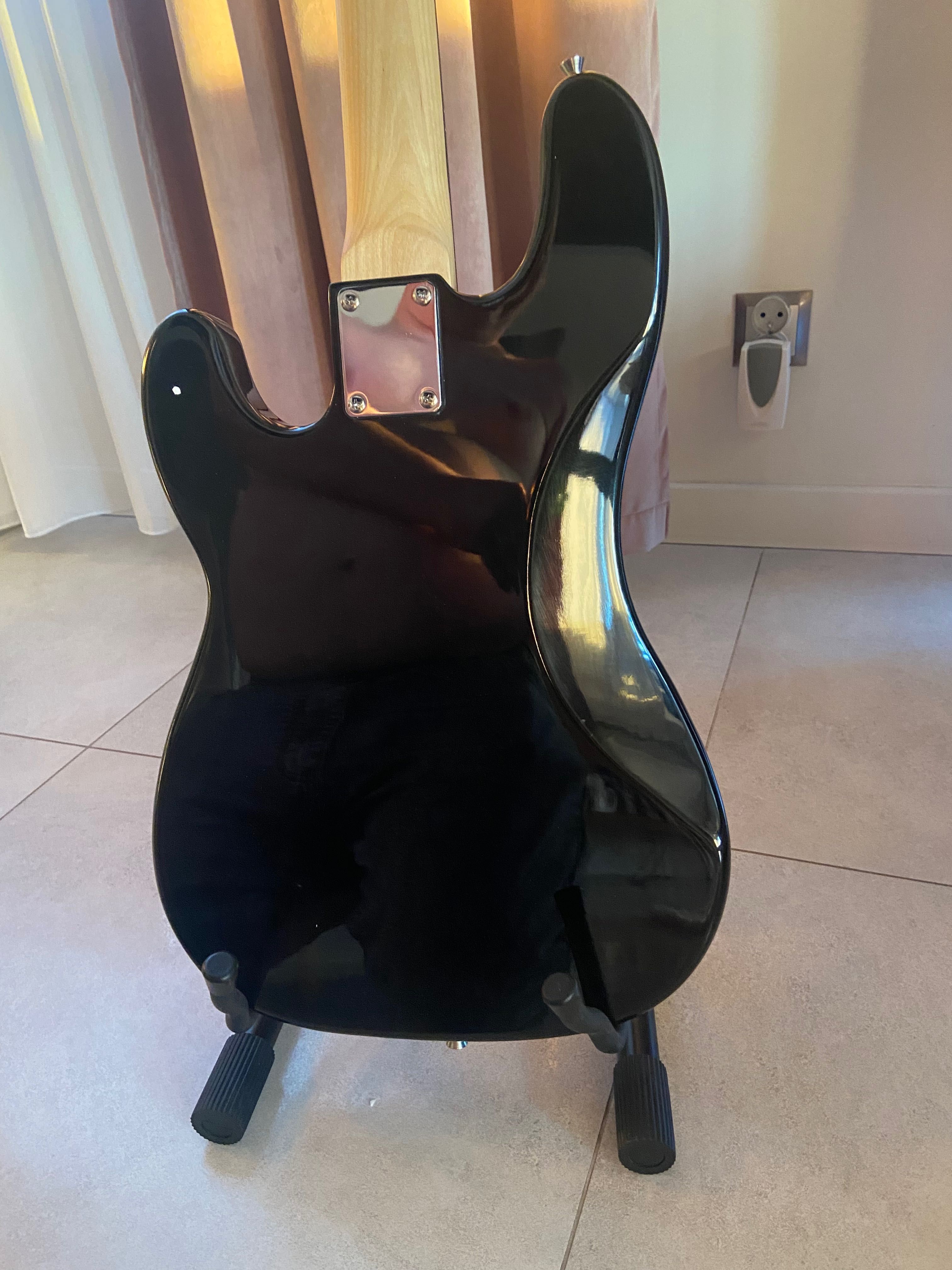 Rocktile Groover's Pack PB Gitara basowa elektryczna Sunburst