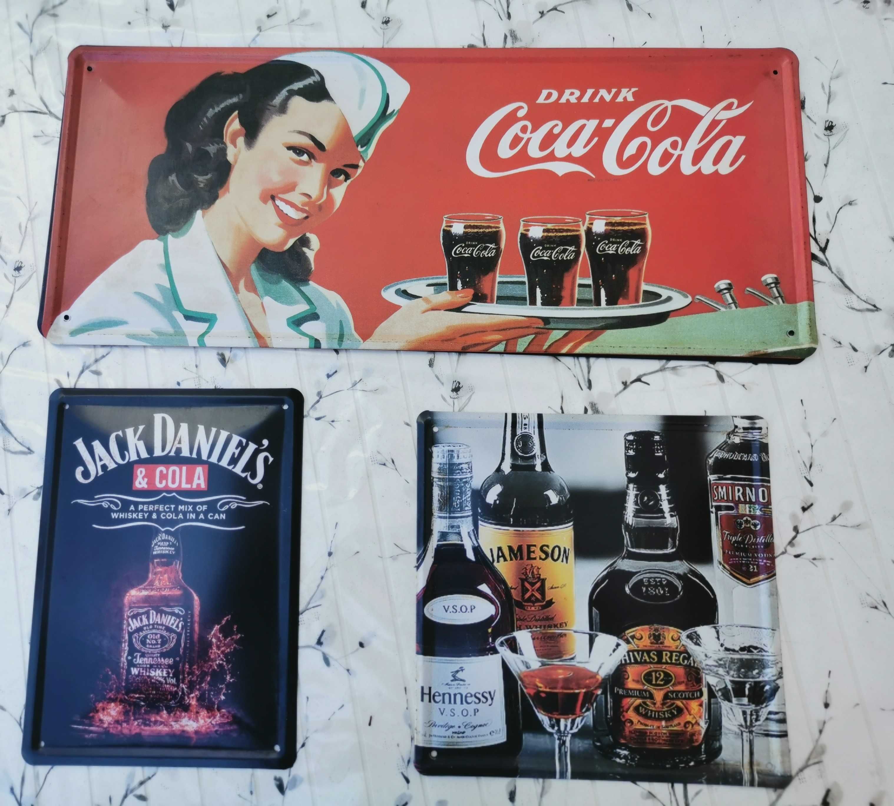 Conjunto de Molduras e placas para decoração de Pub