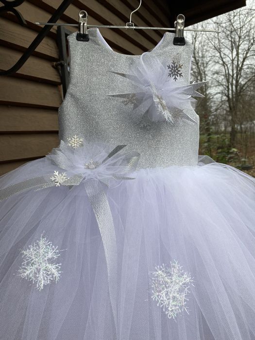 Сукня сніжинка біла зима нова новорічна плаття дитяче сніжна королева