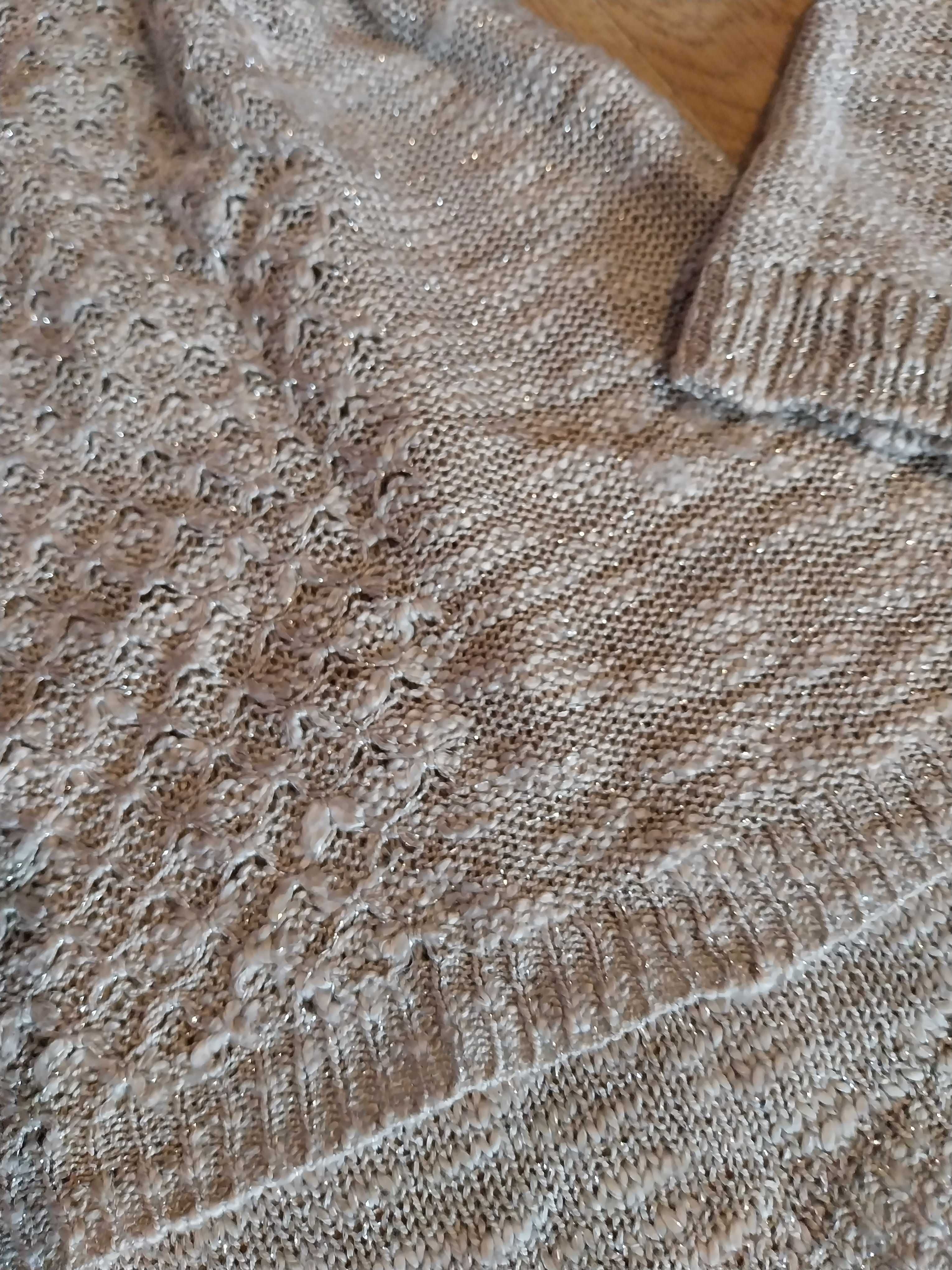 Orsay S/M modny ażurowy sweterek dłuższy tył srebrna nitka Tanio !
