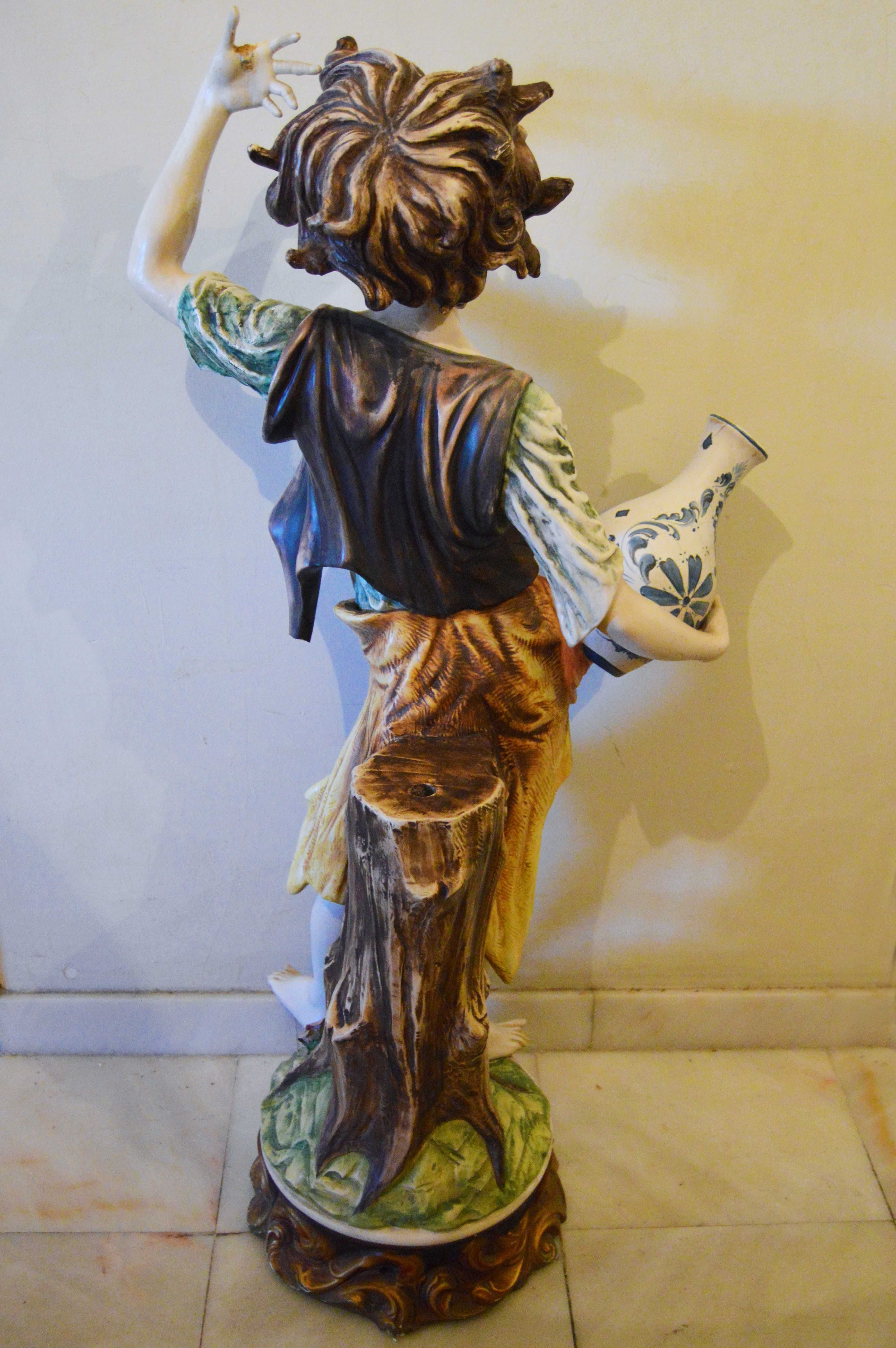 Figura de Porcelana Antiga de Grandes Dimensões.