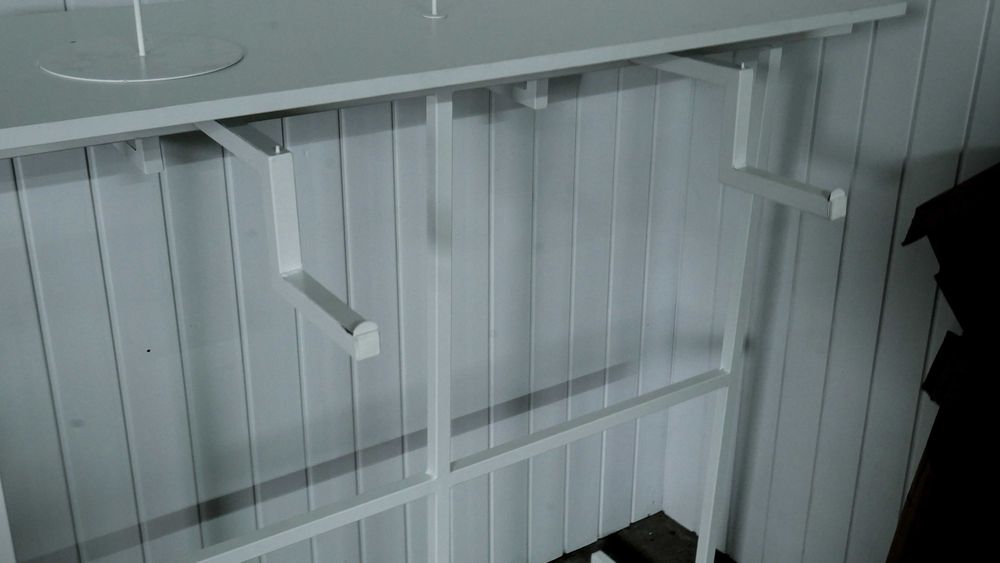 Meble sklepowe gabloty wieszaki