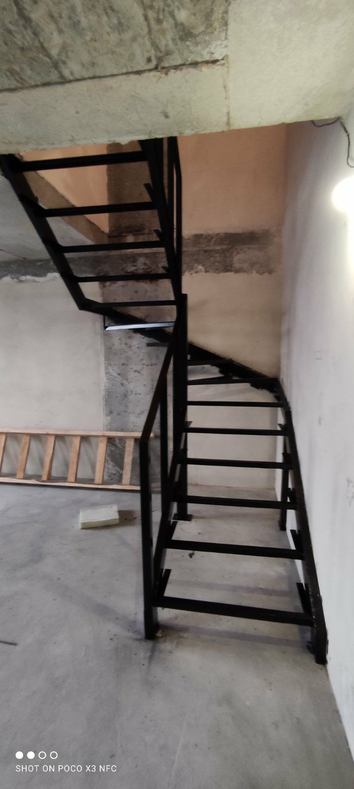 Металеві сходи, деревʼяні сходи, лестници 24500 грн