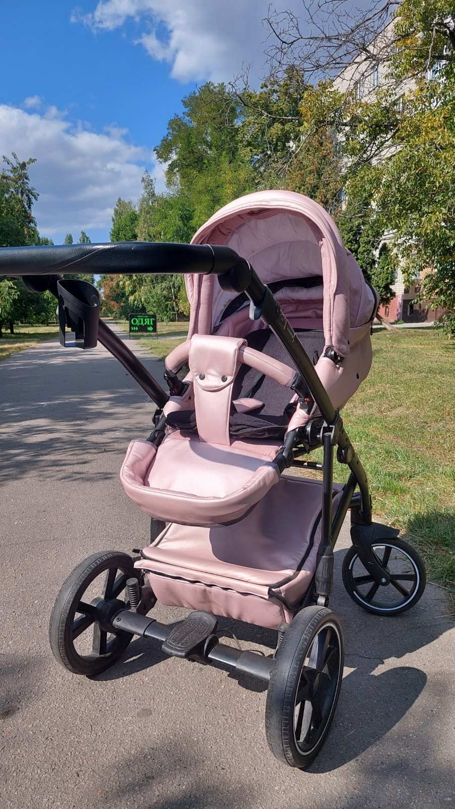 Дитяча коляска 2 в 1 Baby Pram

Модна, зручна і функціональна – нова м