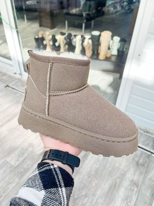 Ugg australia classic mini platform чорні бежеві угги  опт і роздріб