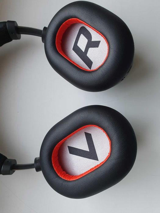 słuchawki bezprzewodowe z redukcją szumów Plantronics VOYAGER 8200