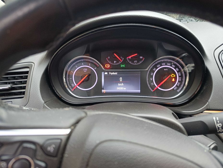 Opel Insignia 2.0 CDTI 163 KM rok 2013 po liftingu