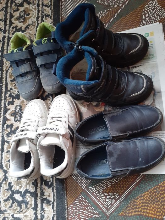 Взуття дитяче від 30 розміру 32 і дальше.Б/уДитячий одяг також .