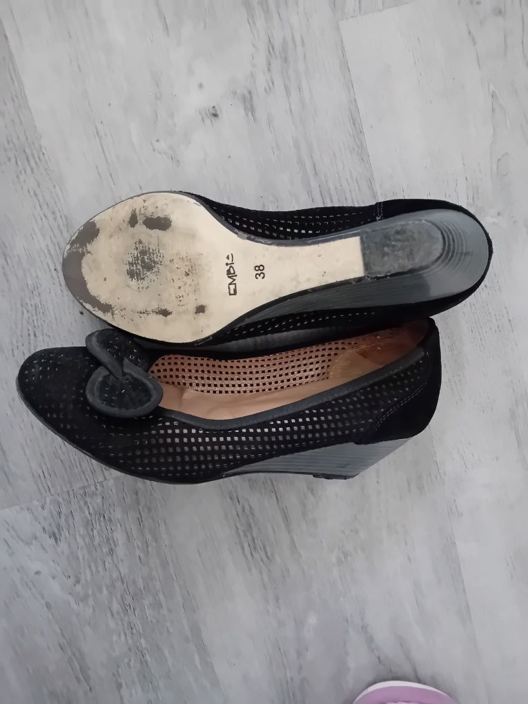 Buty damskie z siateczką Embis