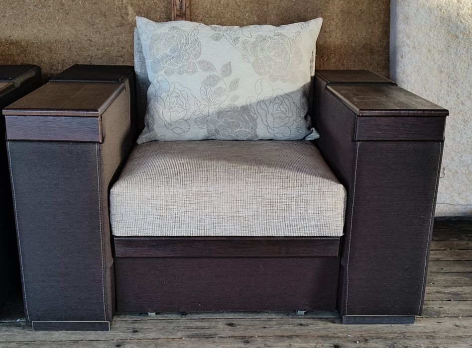 Розкладне крісло. Кресло. Диван