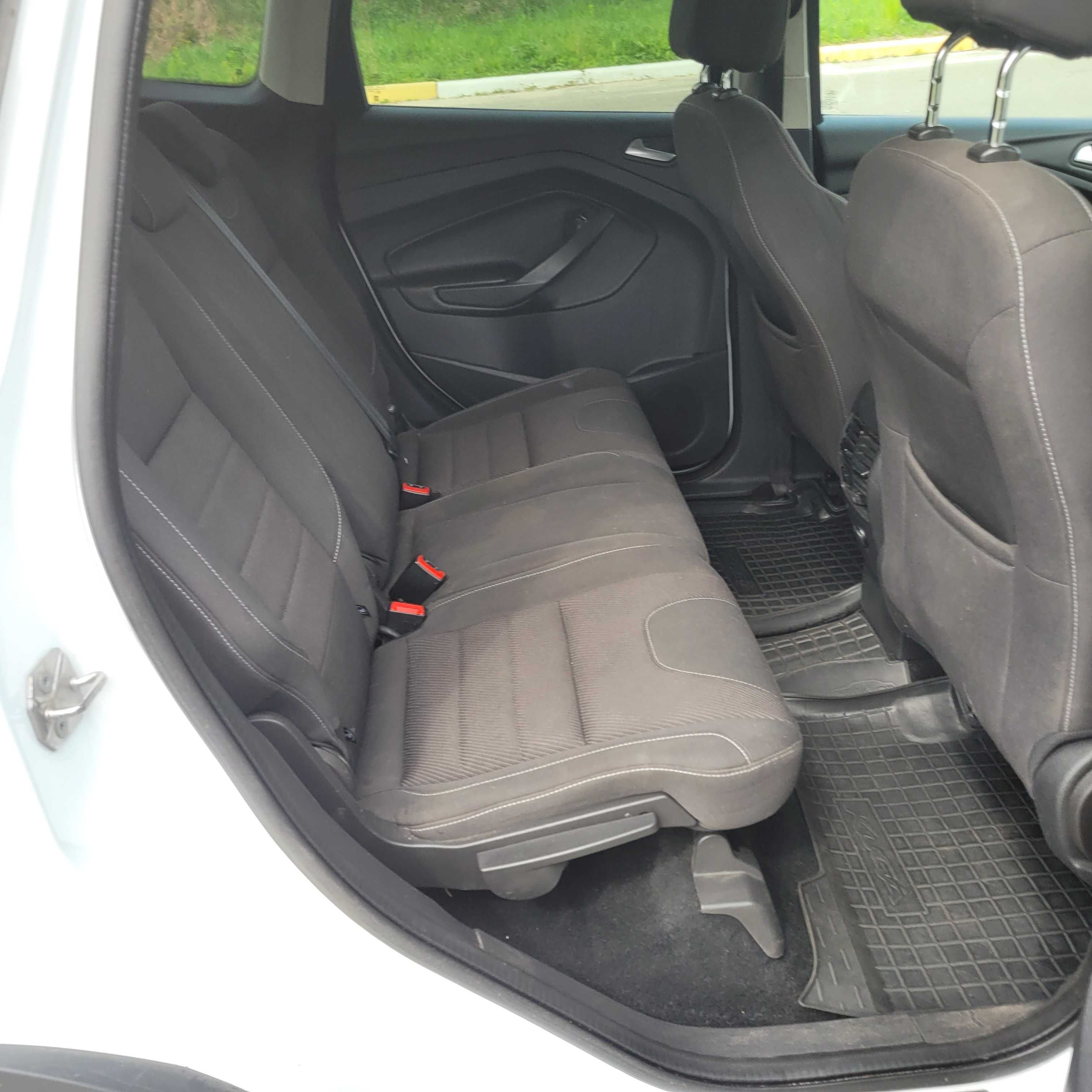 Продам Ford Kuga 2013 дизель 2л передній