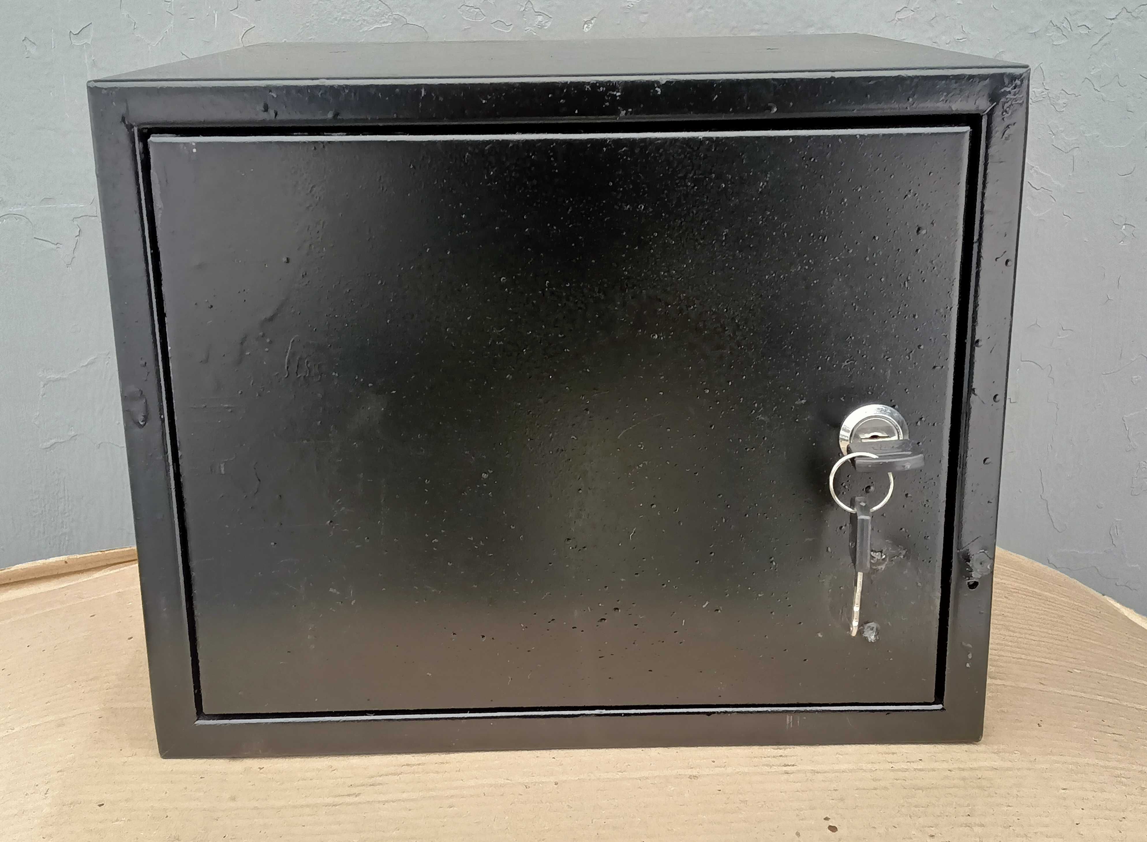 Сейф для денег,  два ключа,  1550 грн