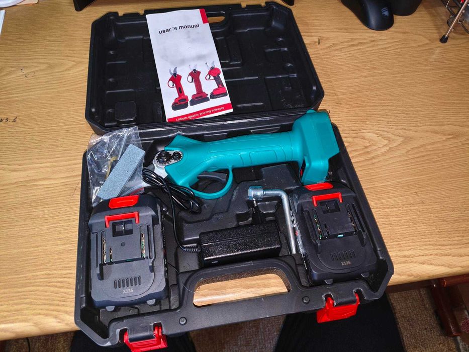 Tesoura Poda Ferramenta Elétrica | DUAS BATERIAS | NOVA