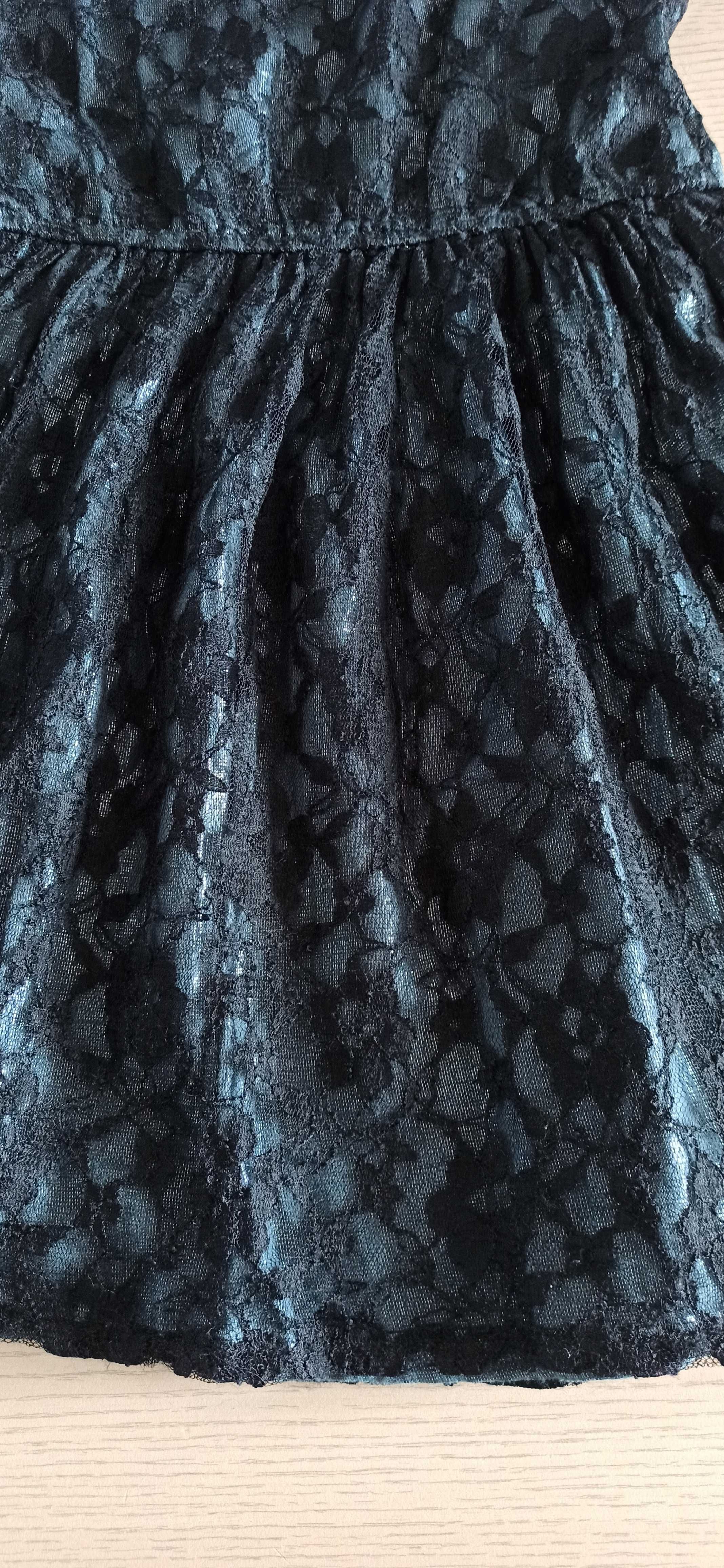 Sukienka 146, szara, czarna, połysk, koronka, na ramiączkach