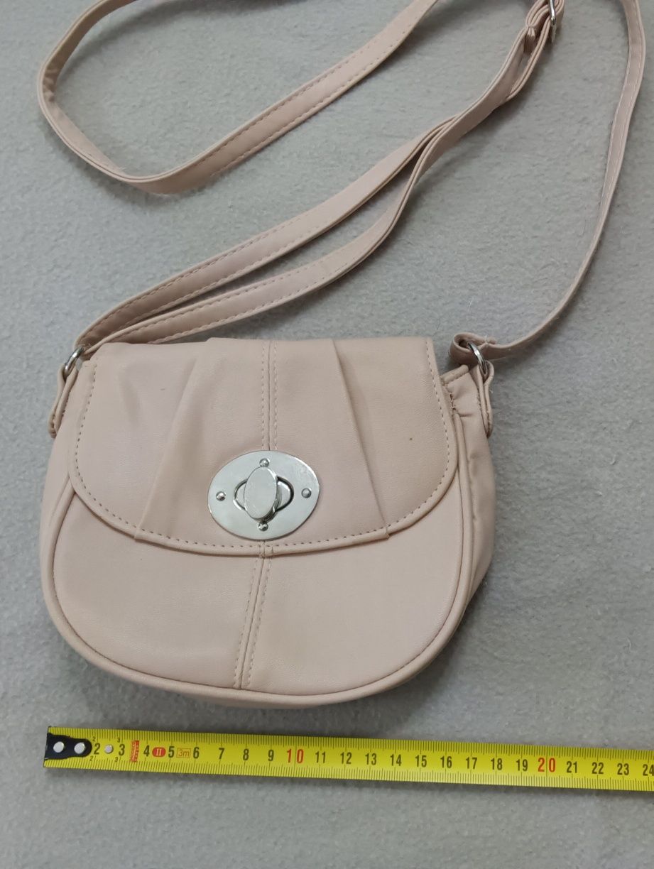 8 torebek damskich z lat 80, 90 i 2000