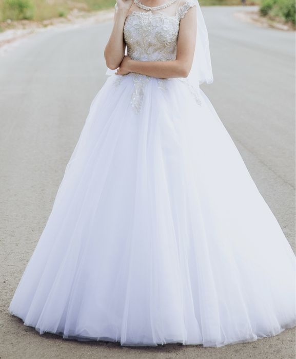 Весільна сукня продам