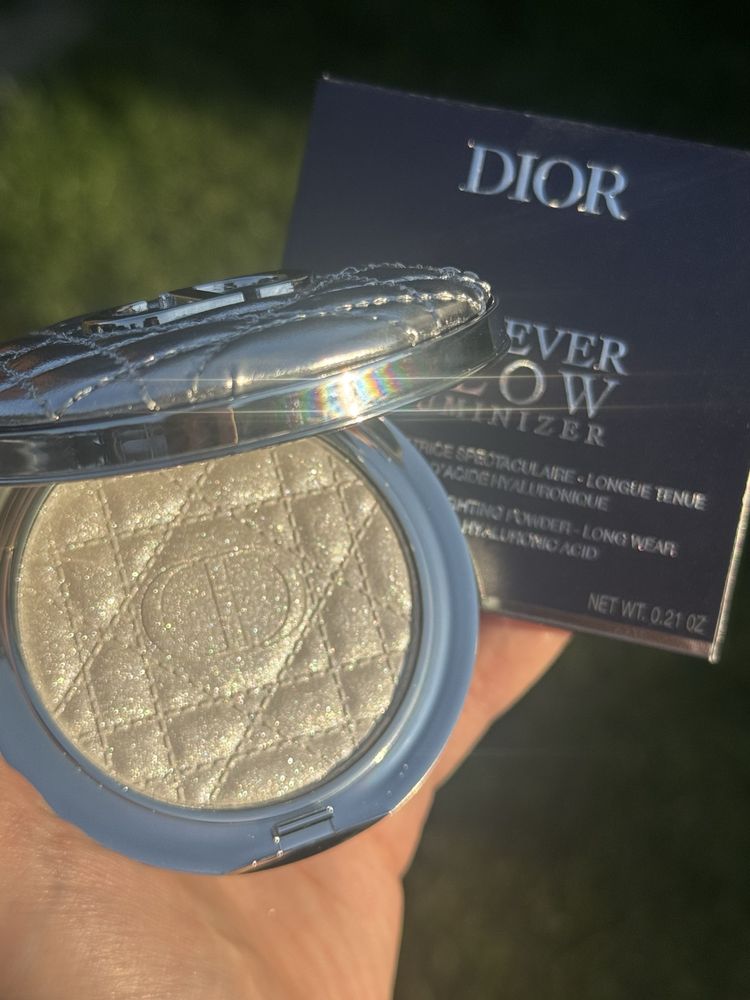 Хайлайтер сяючий Dior Forever 06