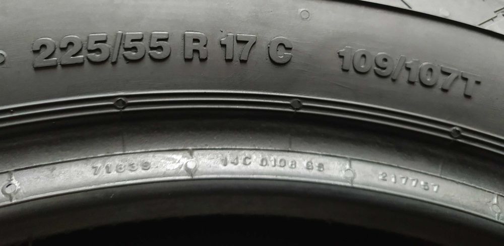 Шини Б/в 225.55.17с пара Continental