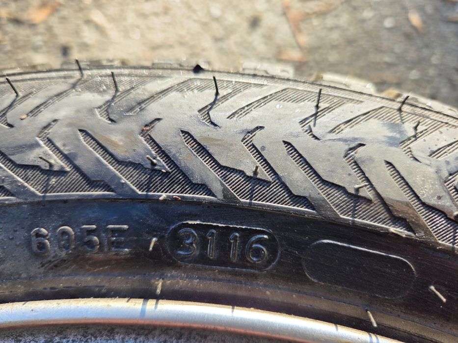 Шиповані шини 4шт. Nokian 185/55/R15