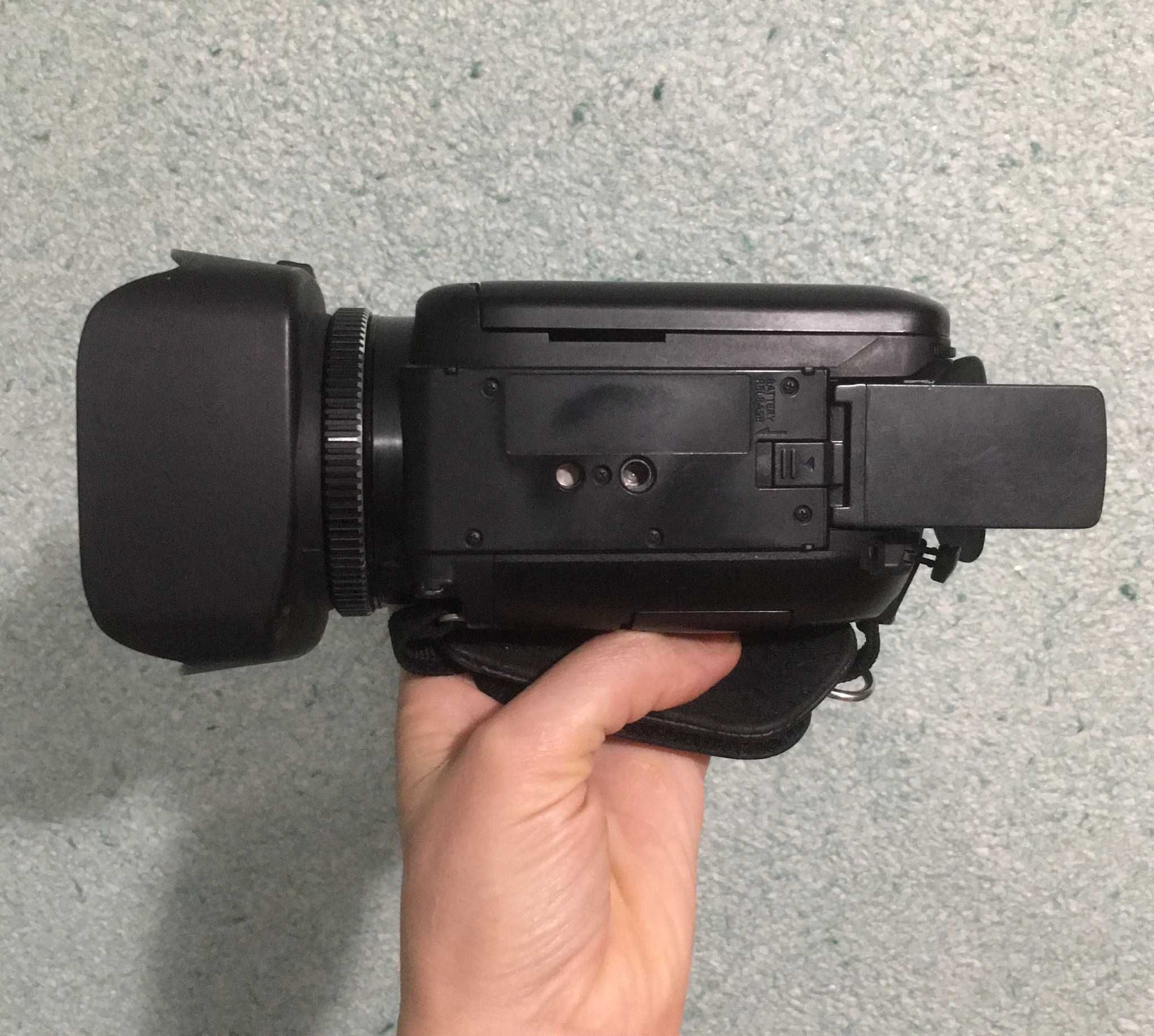 Відеокамера Canon LEGRIA HF G25