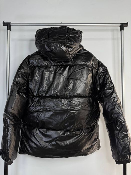 Пуховик Prada // щільний матеріал