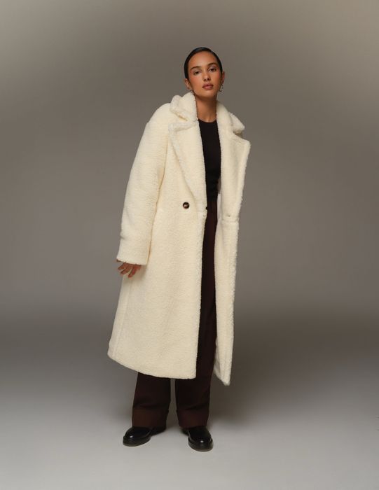 Продам еко шубу молочного кольору