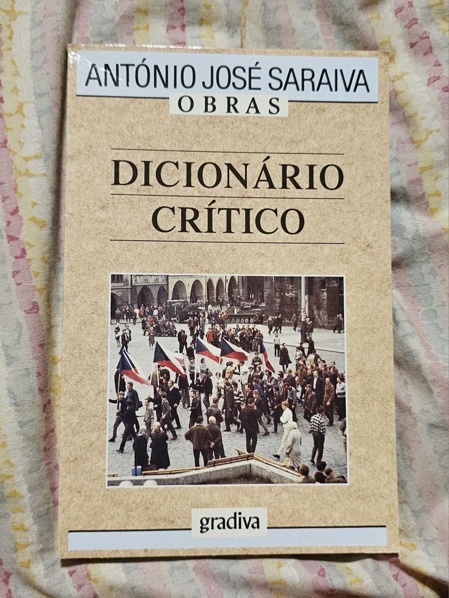 Livro Dicionário Crítico