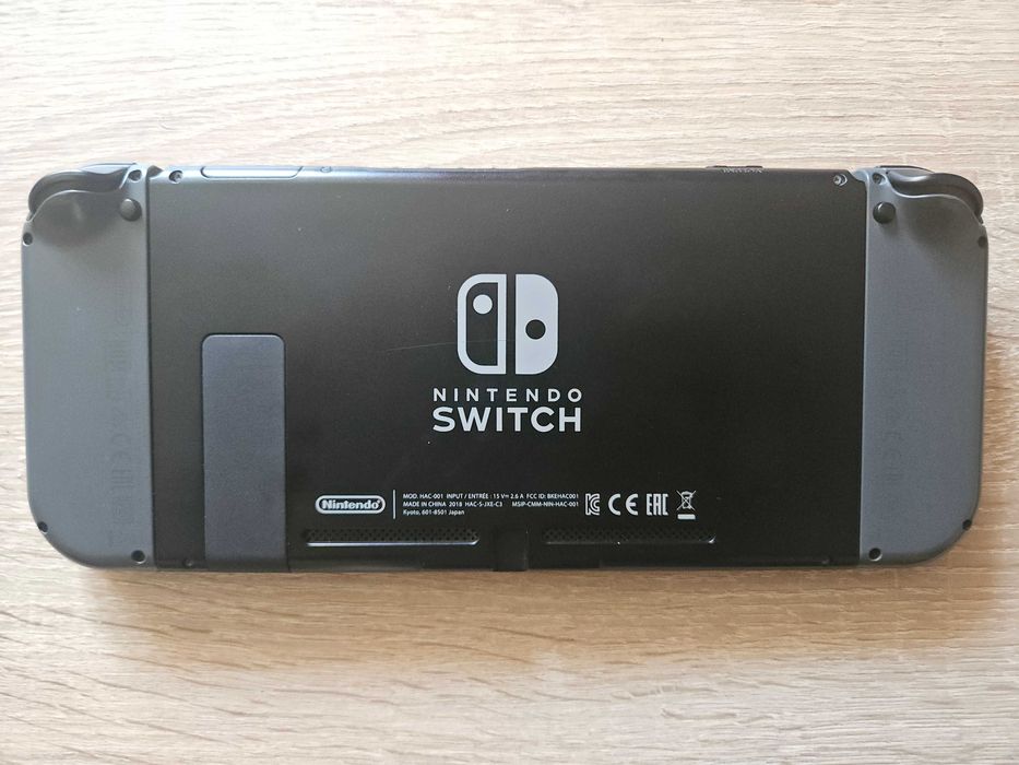 Nintendo Switch V1 + drugi dock, akcesoria