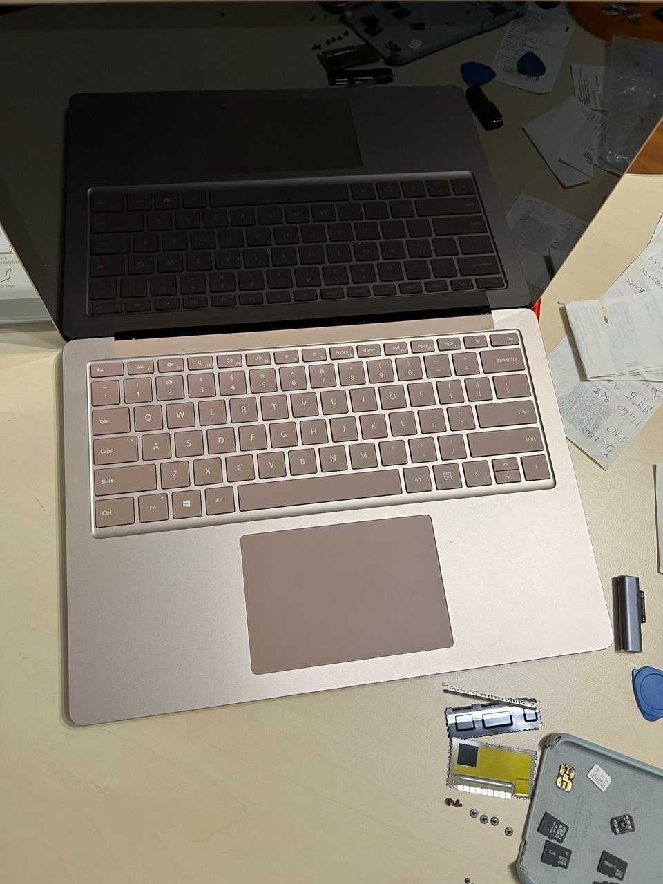 Microsoft Surface Laptop Дисплей материнка батарея корпус