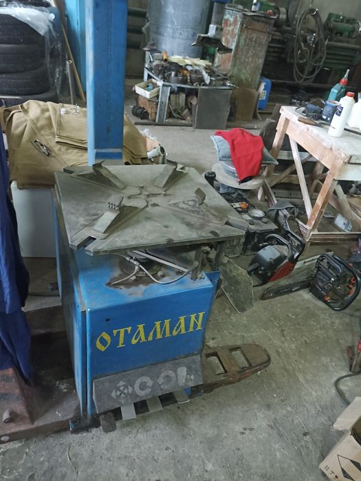 Шиномонтажний станок Отаман