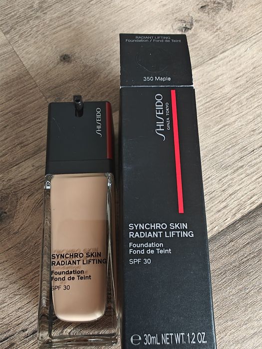 Base Shiseido Synchro Skin Radiant Lifting SPF 30