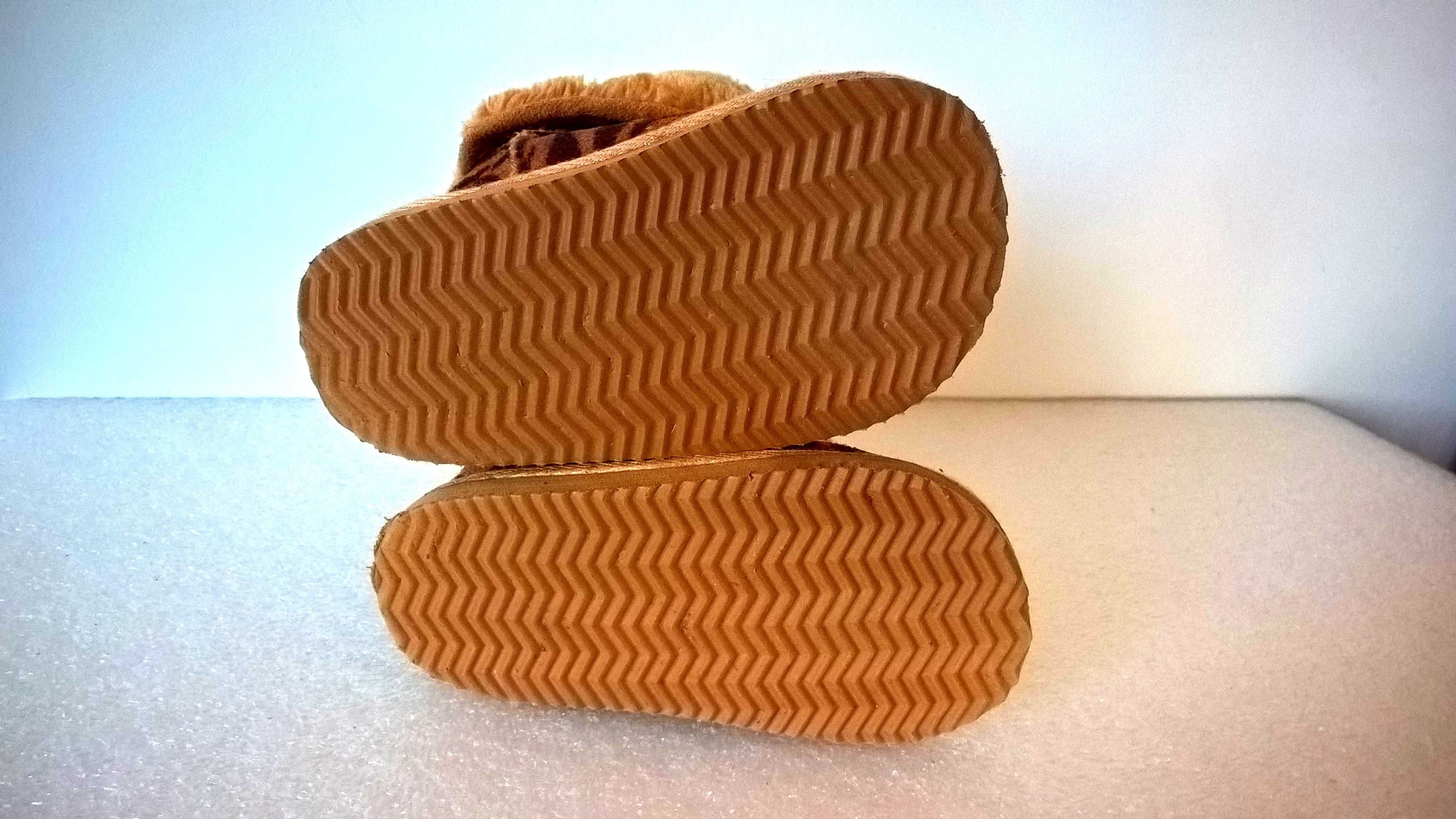 Kozaczki z kożuszkiem design  UGG  EMU  LONDON UK