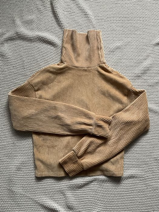 Zamszowy golf Bershka