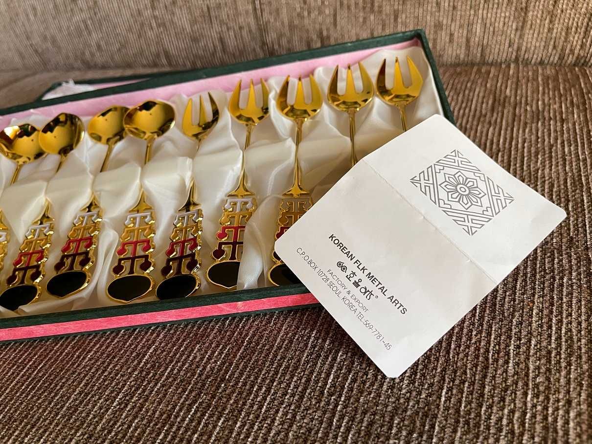 Conjunto de faqueiro de sobremesa Coreano em dourado