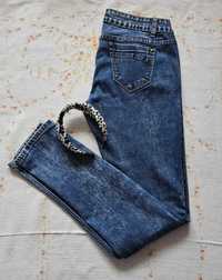 Marmurowe jeansy damskie M, straight